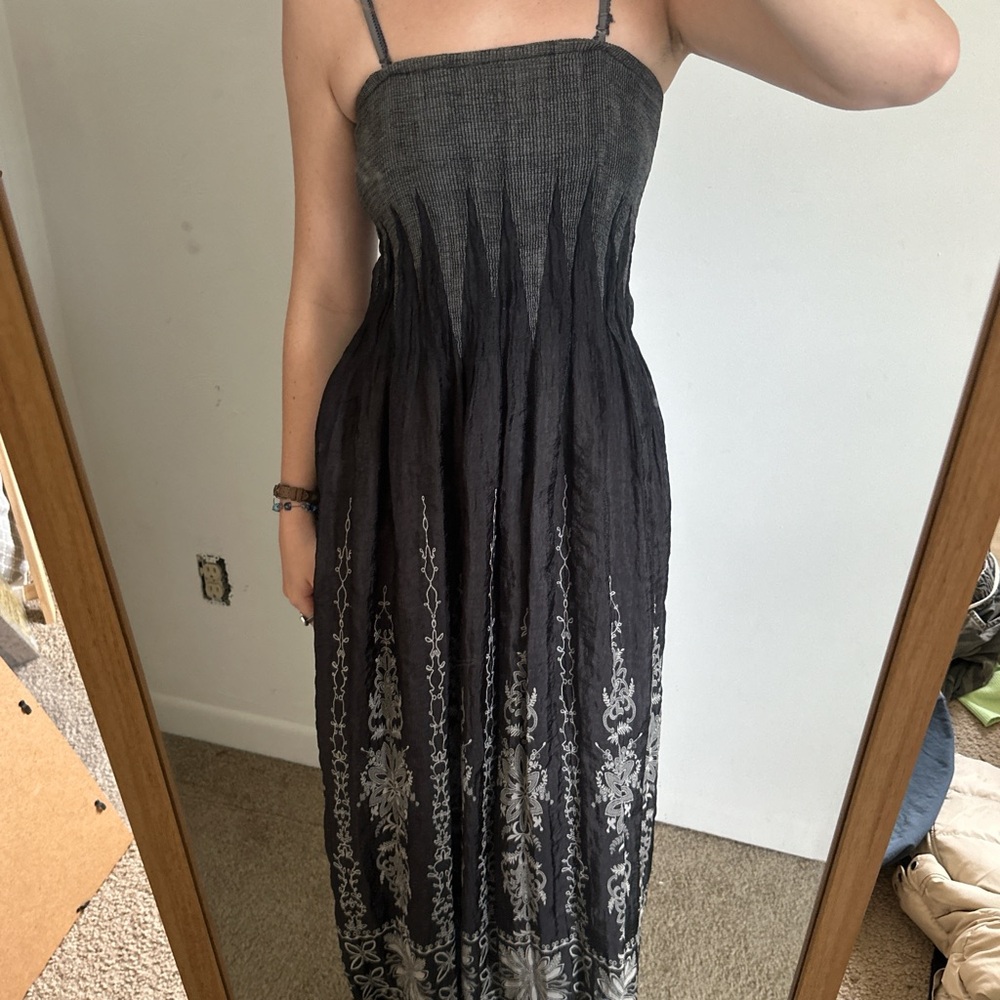Elegant Black and Gray Maxi Dress